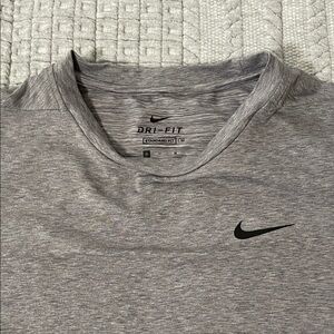 Nike Men's Long Sleeve Heather Gray Dri-FIT
